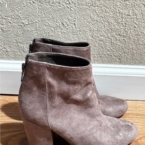 Steve Madden Taupe Suede Ankle Boots – Size 6